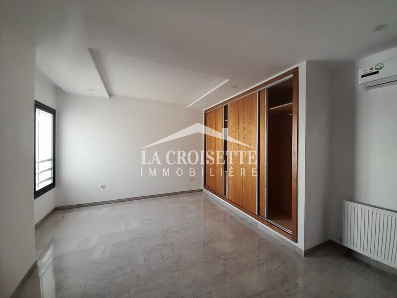 Appartement S+3 à La Soukra